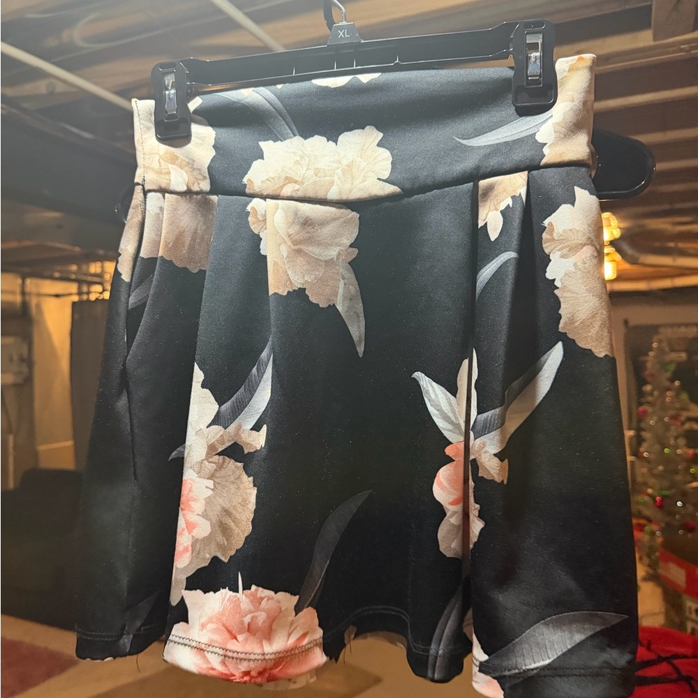 Potter's Pot Black Skater Floral Mini Skirt with Blush Flowers - Picture 2 of 5